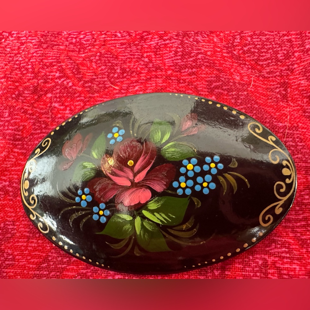 Russian Fedoskino Lacquer Brooch